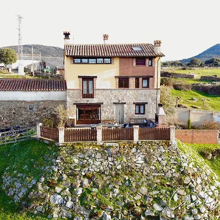 Lucia Holiday home La Horcajada